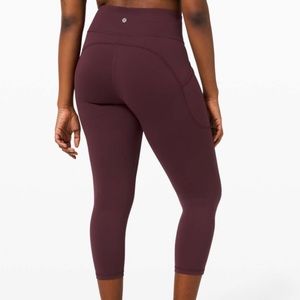 Lulu🍋 Cassis Invigorate Crop 23” size 6 everlux EUC